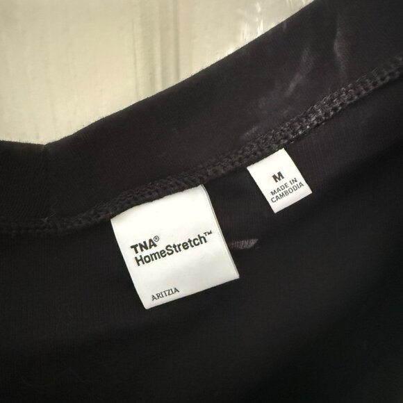Tna HOMESTRETCH™ OFF-SHOULDER TOP (Black, M) - Picture 3 of 9